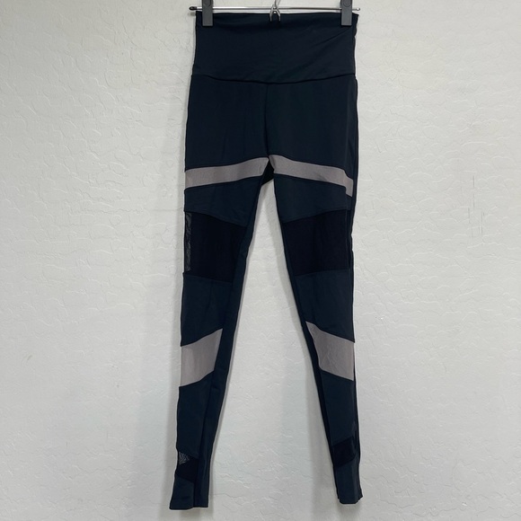 Onzie Hot Yoga High Rise Bondage Legging size XS - Picture 2 of 9